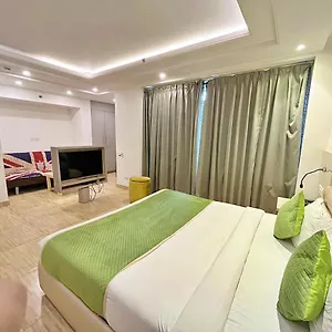Homestay Red Rose - With Kitchenette New Delhi
